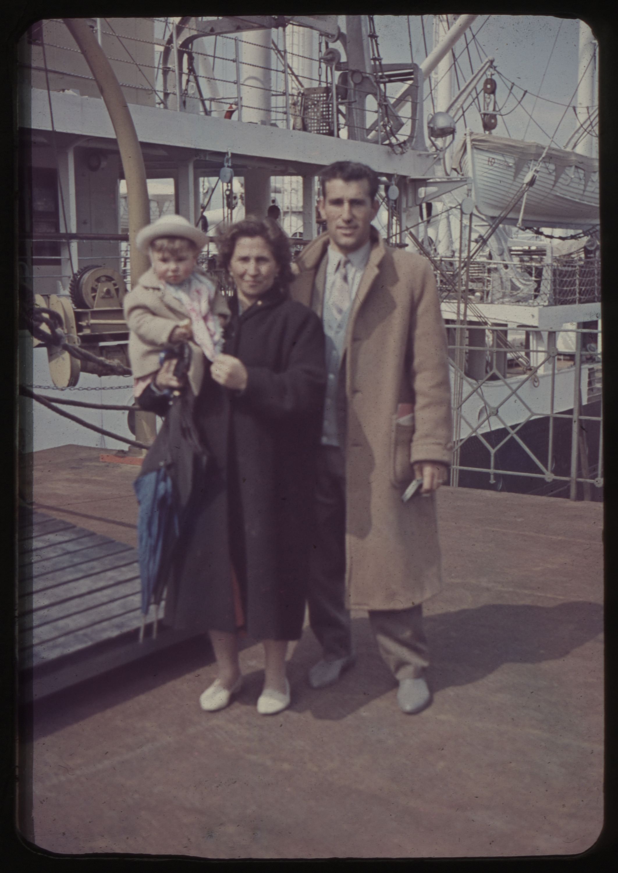 Family ready to embark SS TOSCANA